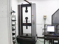 Electronic tensile and compression universal testing machine