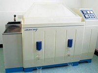 Salt spray test machine